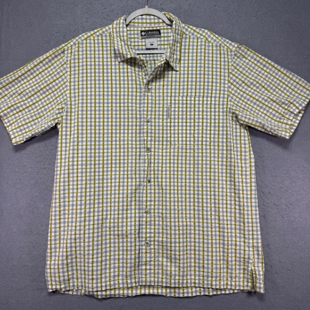 Columbia Men's L Seersucker Short Sleeve Plaid Button‎ Down Shirt Casual Outdoor